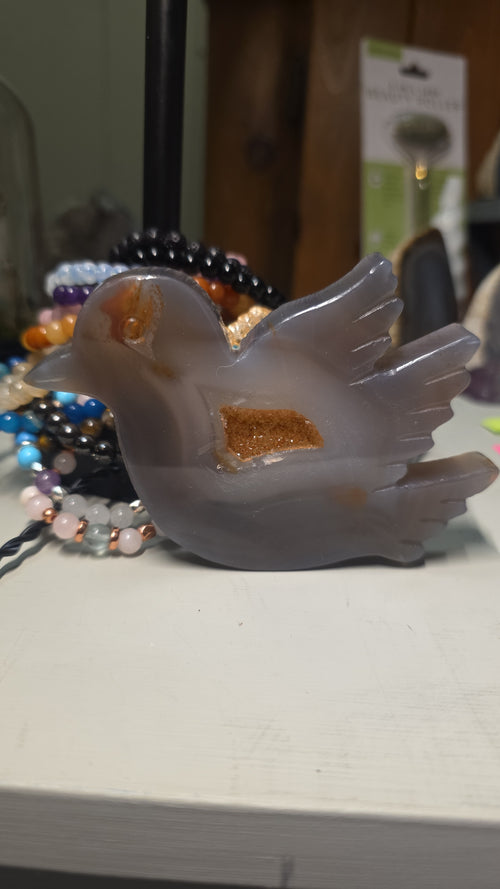 Agate Grounding Bird Carving